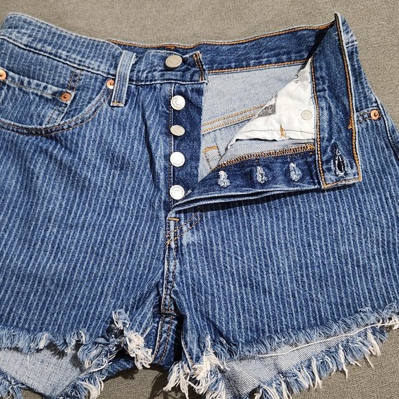 Levi Denim Shorts for Teenager ❌️ Last Chance ❌️ Send me a *reasonable* OFFER❌️ - Picture 2 of 7